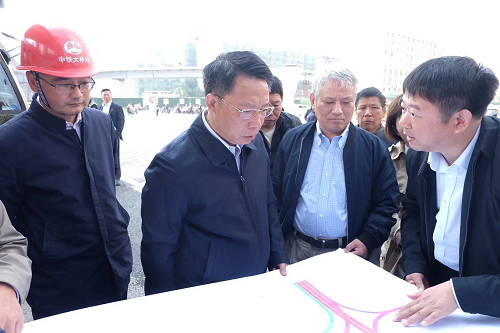 南昌市委副書記、市長劉建洋視察洪都大道快速化改造工程