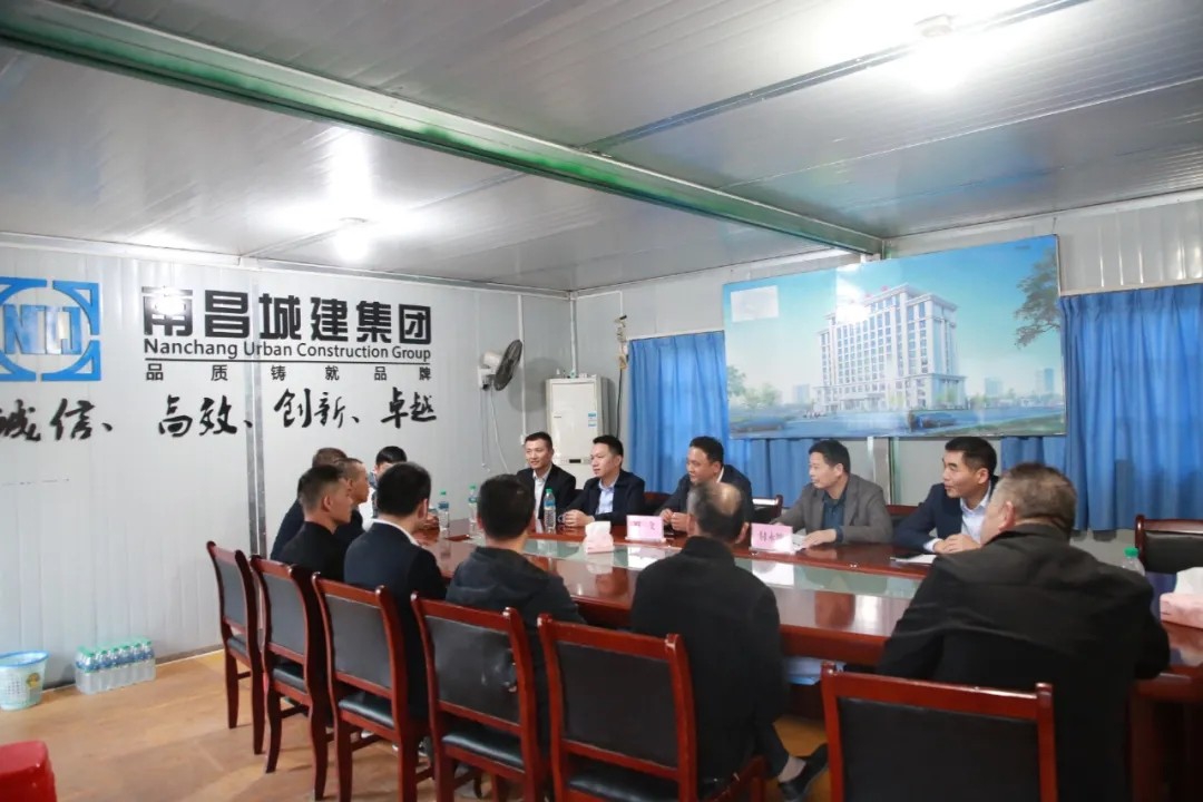 南昌城投集團(tuán)人武部開展傳承軍人精神，做集團(tuán)建設(shè)發(fā)展的“排頭兵”座談會(huì)