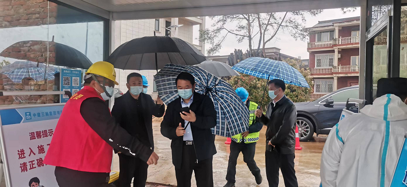 集團(tuán)公司黨委委員、副總經(jīng)理羅輝赴西二環(huán)高速項(xiàng)目檢查疫情防控及項(xiàng)目推進(jìn)工作